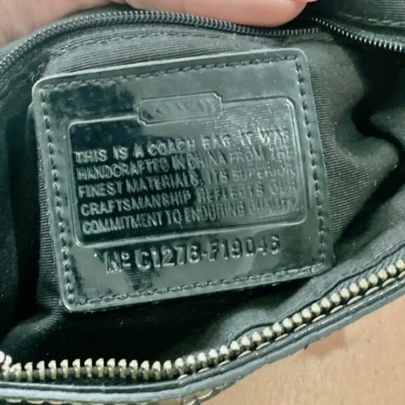 Vintage Coach Authentic Black and Tan Traditional Shoulder Bag (C Logo) - Picture 3 of 4